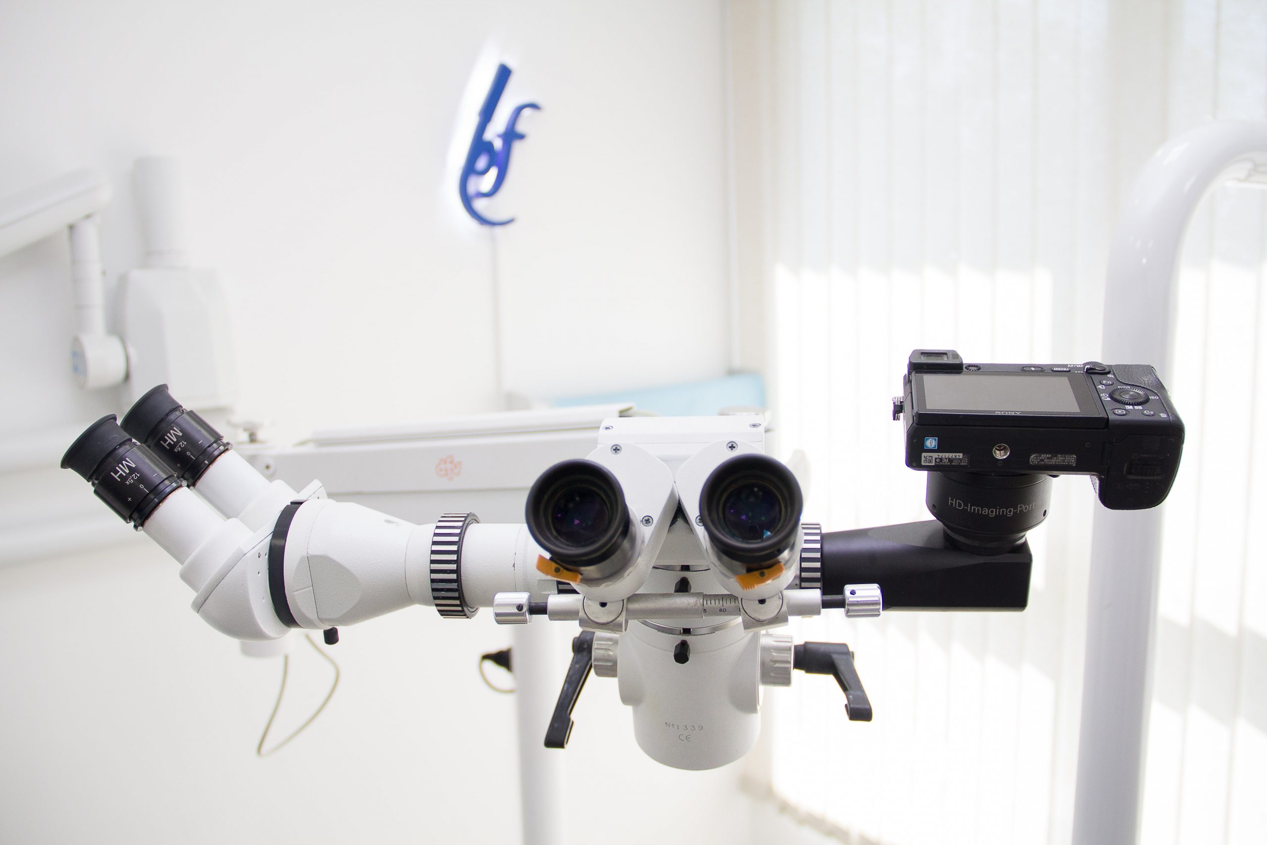 Veja esse nosso artigo sobre: Onde Fazer Canal com Microscopia – Escolha a Melhor Opção para Seu Tratamento